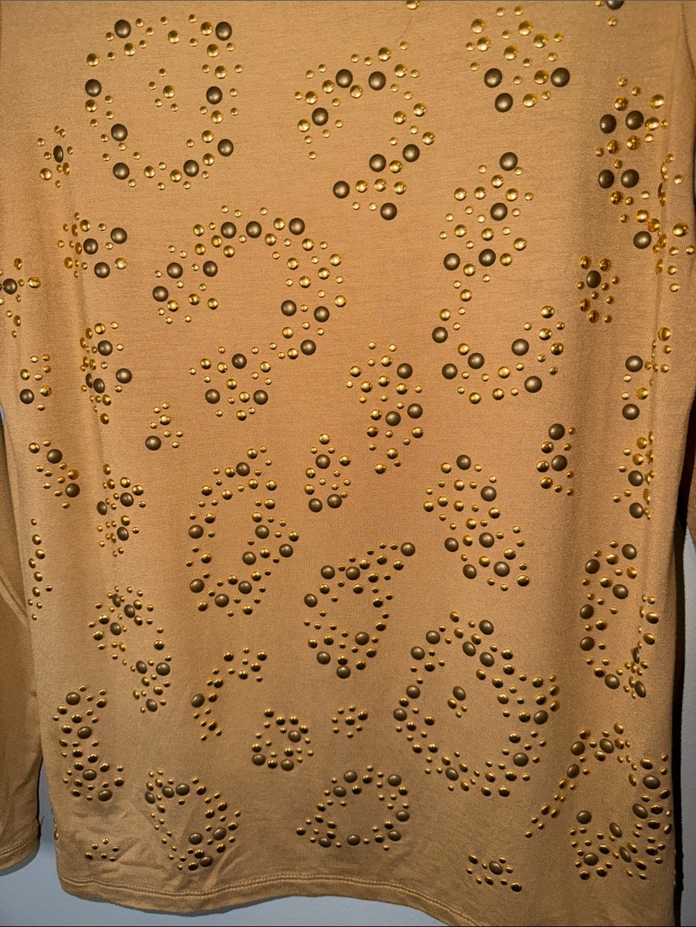 Chico’s Embellished Leopard Stud Long Sleeve Top Camel Gold Size 0 Small - Picture 6 of 7